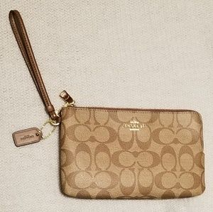 Coach Wristlet 100% Authentic LIKE NEW